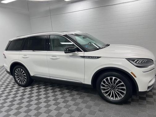2022 Lincoln Aviator Standard AWD