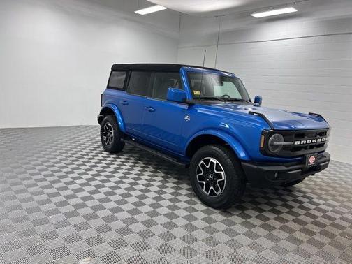 Velocity Blue Metallic 2024 Ford Bronco Outer Banks