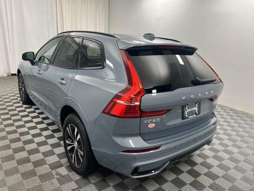 Silver 2024 Volvo XC60 B5 Core