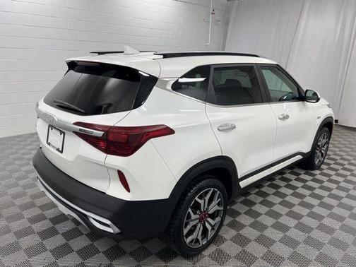 Snow White Pearl 2022 Kia Seltos SX