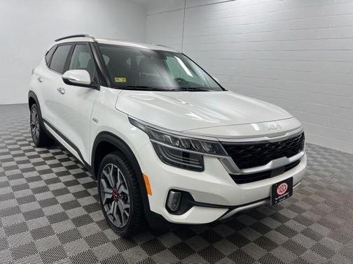 Snow White Pearl 2022 Kia Seltos SX