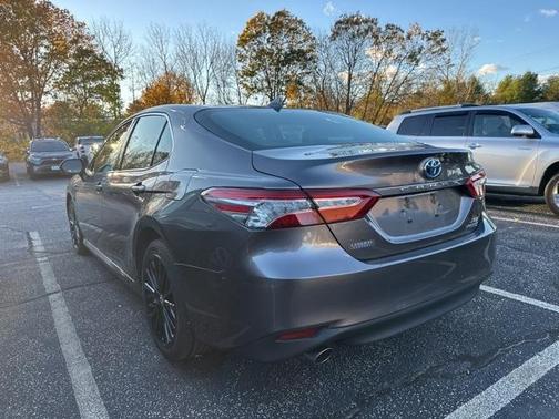 2020 Toyota Camry Hybrid XLE