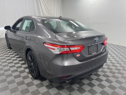 2020 Toyota Camry Hybrid XLE