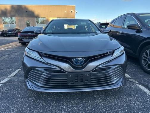 2020 Toyota Camry Hybrid XLE