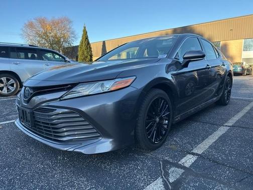 2020 Toyota Camry Hybrid XLE