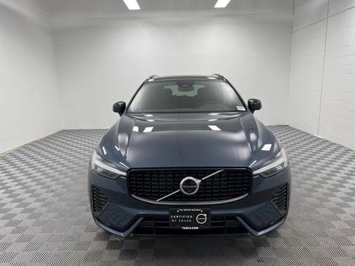 2025 Volvo XC60 B5 Plus