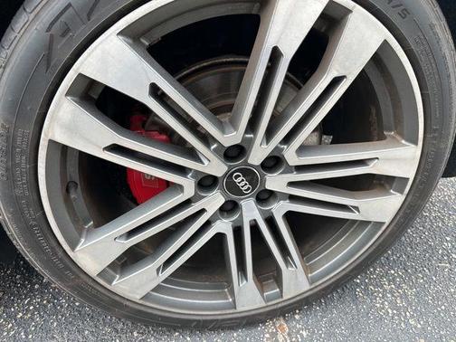 Daytona Gray Pearl Effect 2018 Audi SQ5 3.0T Premium Plus
