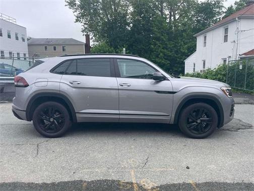 2025 Volkswagen Atlas Cross Sport 2.0T SEL R-Line Black