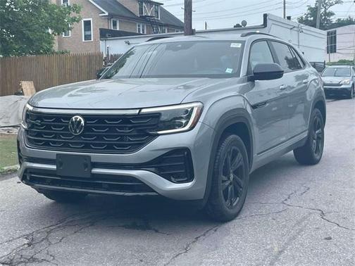 2025 Volkswagen Atlas Cross Sport 2.0T SEL R-Line Black