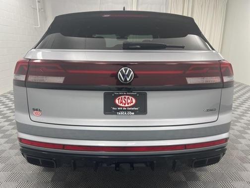 2025 Volkswagen Atlas Cross Sport 2.0T SEL R-Line Black