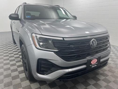 2025 Volkswagen Atlas Cross Sport 2.0T SEL R-Line Black