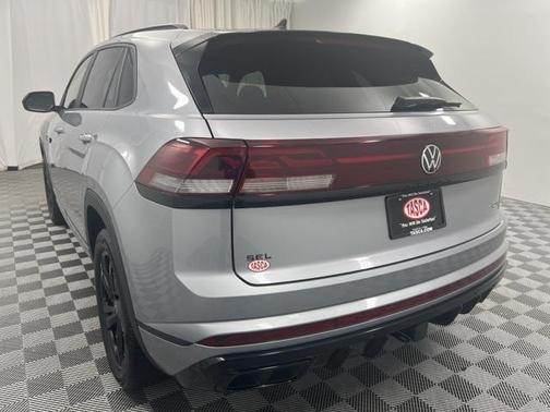 2025 Volkswagen Atlas Cross Sport 2.0T SEL R-Line Black