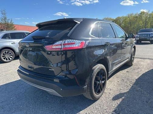 Agate Black Metallic 2022 Ford Edge SEL