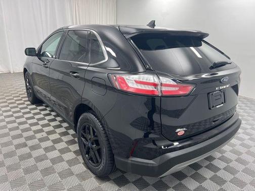 Agate Black Metallic 2022 Ford Edge SEL
