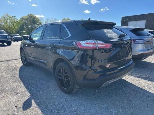 Agate Black Metallic 2022 Ford Edge SEL