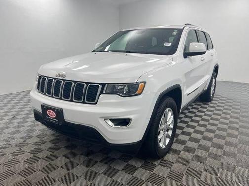Bright White Clearcoat 2021 Jeep Grand Cherokee Laredo E