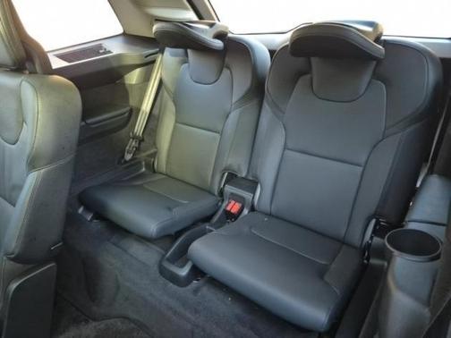 2024 Volvo XC90 B6 Plus Bright Theme 6-Seater