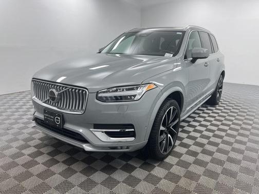 2024 Volvo XC90 B6 Plus Bright Theme 6-Seater