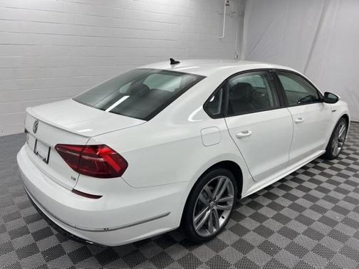 2018 Volkswagen Passat 2.0T R-Line