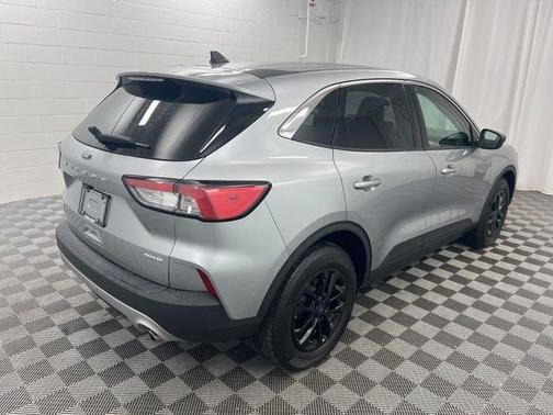 Silver Metallic 2022 Ford Escape SE