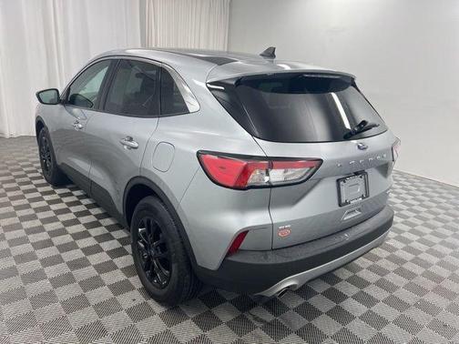 Silver Metallic 2022 Ford Escape SE