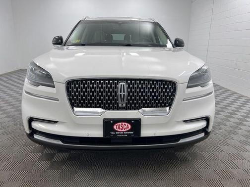 White Metallic 2023 Lincoln Aviator Reserve AWD