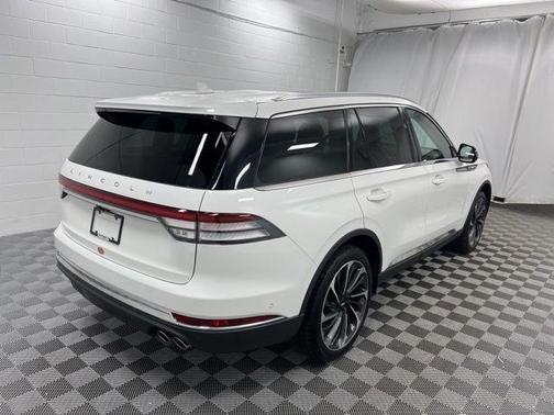 White Metallic 2023 Lincoln Aviator Reserve AWD