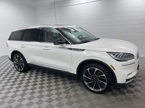 White Metallic 2023 Lincoln Aviator Reserve AWD