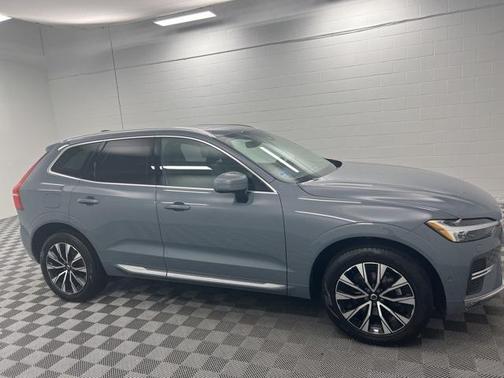 2023 Volvo XC60 B5 Plus Bright Theme