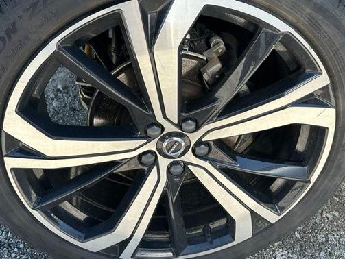 Metallic 2024 Volvo XC60 B5 Ultimate Dark Theme