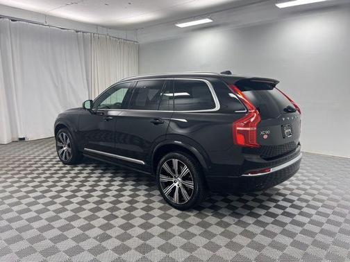 Onyx Black Metallic 2023 Volvo XC90 B6 Ultimate 7-Seater