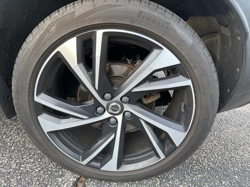 2019 Volvo XC40 R-DESIGN