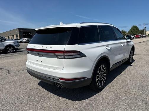 2022 Lincoln Aviator Standard AWD