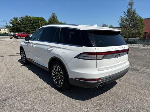 2022 Lincoln Aviator Standard AWD