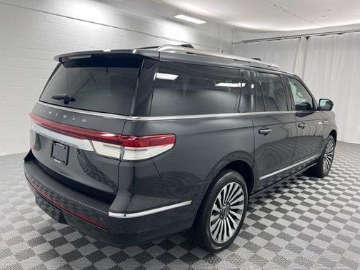 Starlight 2023 Lincoln Navigator L Reserve