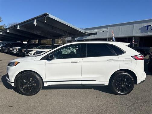2023 Ford Edge SE