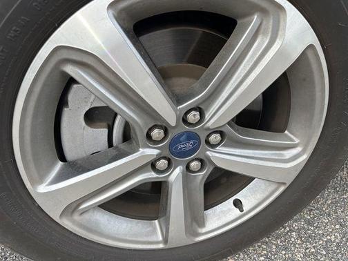 Rapid Red Metallic Tinted Clearcoat 2022 Ford Edge SEL