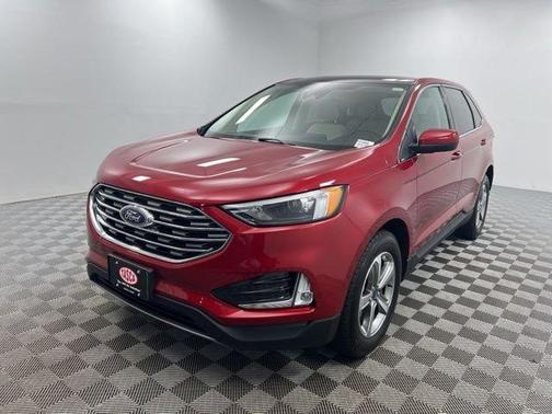 Rapid Red Metallic Tinted Clearcoat 2022 Ford Edge SEL