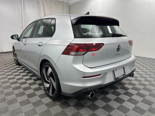 Reflex Silver Metallic 2022 Volkswagen Golf GTI 2.0T S