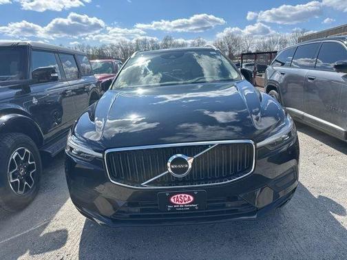 Onyx Black Metallic 2021 Volvo XC60 T5 Momentum