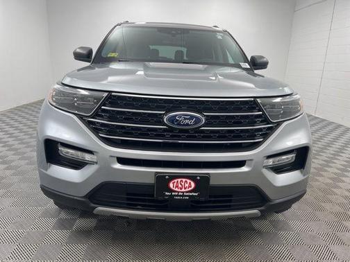 Iconic Silver Metallic 2024 Ford Explorer XLT