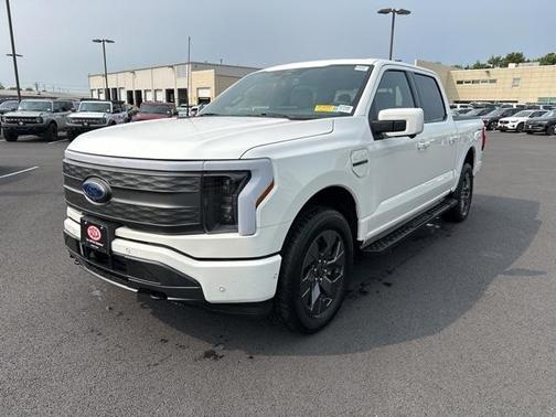 2022 Ford F-150 Lightning LARIAT
