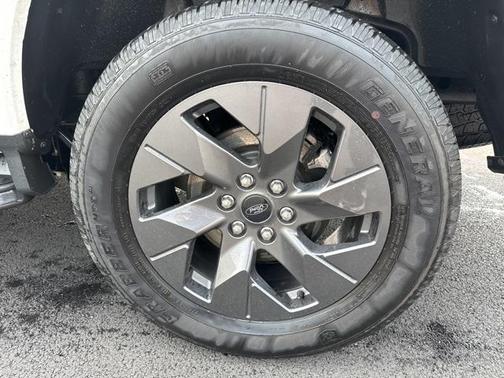 2022 Ford F-150 Lightning LARIAT