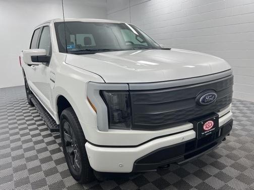 2022 Ford F-150 Lightning LARIAT