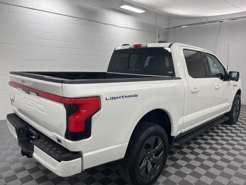 2022 Ford F-150 Lightning LARIAT