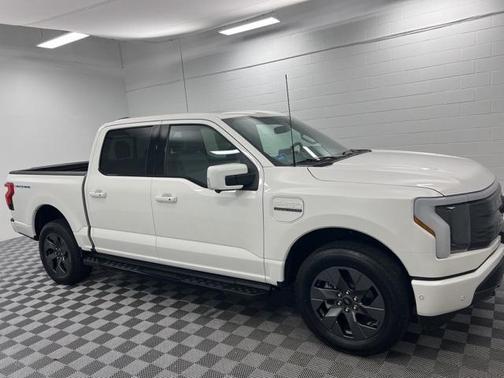 2022 Ford F-150 Lightning LARIAT