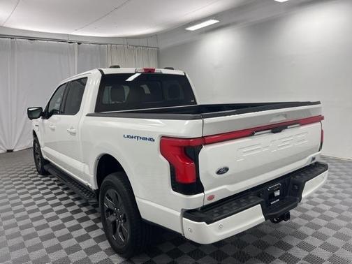 2022 Ford F-150 Lightning LARIAT