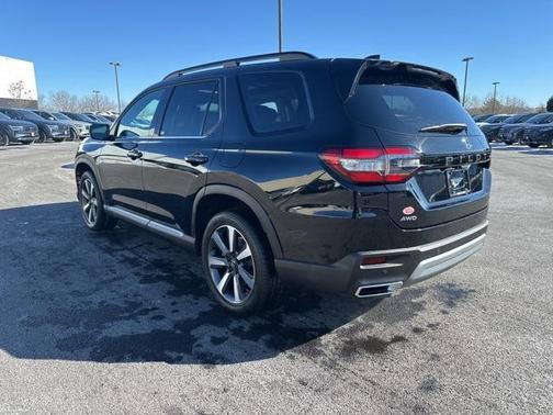 2024 Honda Pilot Touring