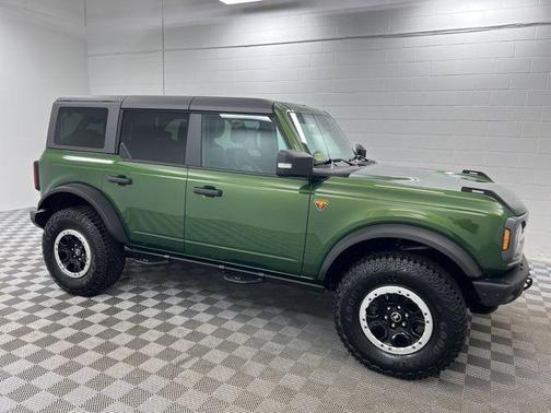Eruption Green Metallic 2024 Ford Bronco Badlands