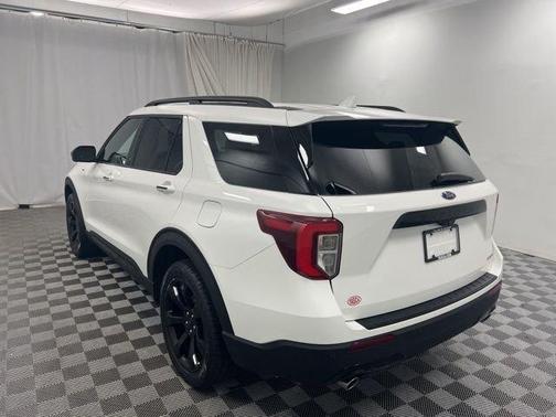2022 Ford Explorer ST-Line